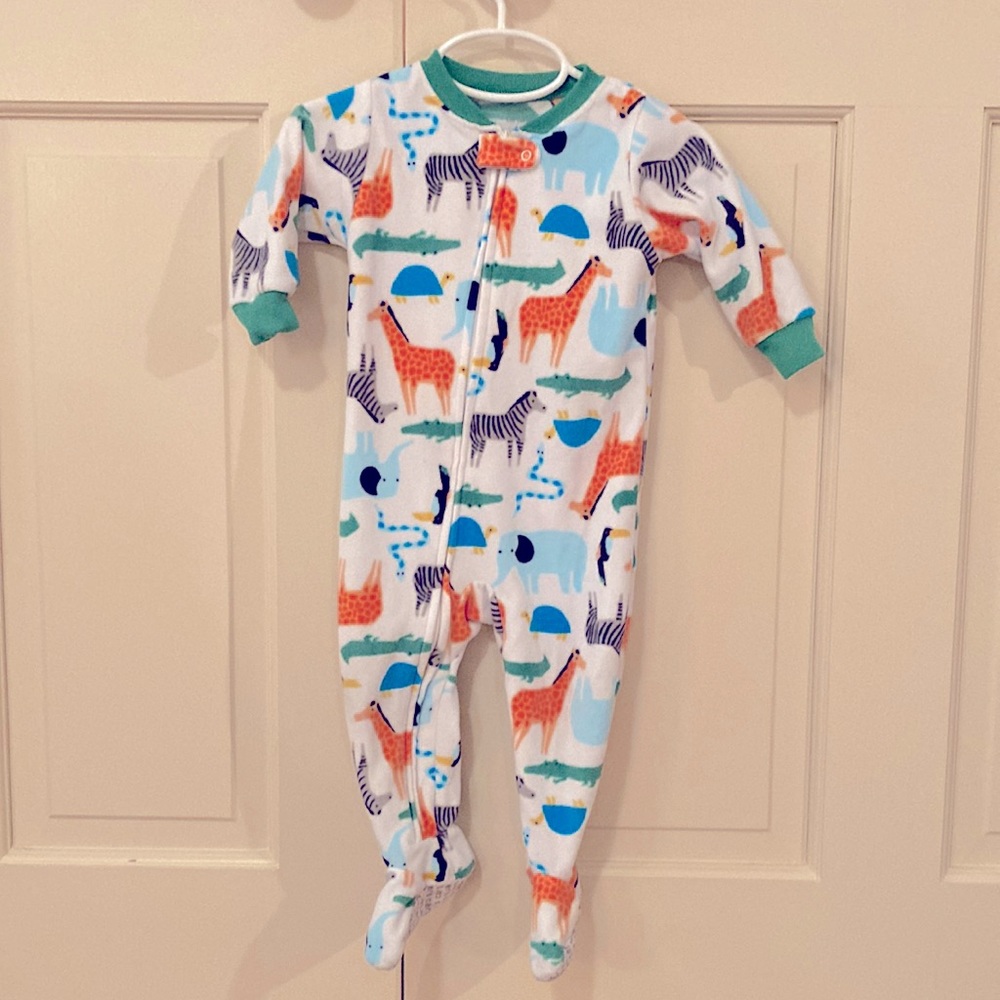 NWOT Carter’s 🐘🦒🦓 Fleece Footie Animal Pajamas, Size 12 months
